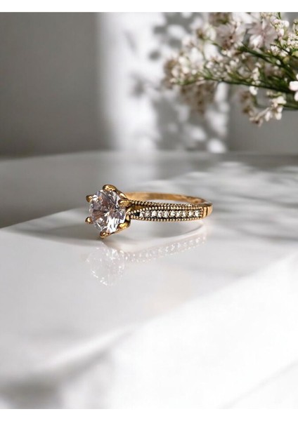 Kristal Taş Işlemeli Tek Taş Yüzük
