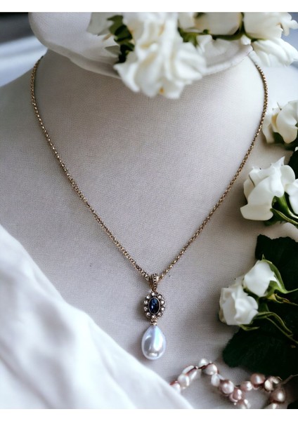 Oval Kristal Taşlı Mayorka İnci Kolye
