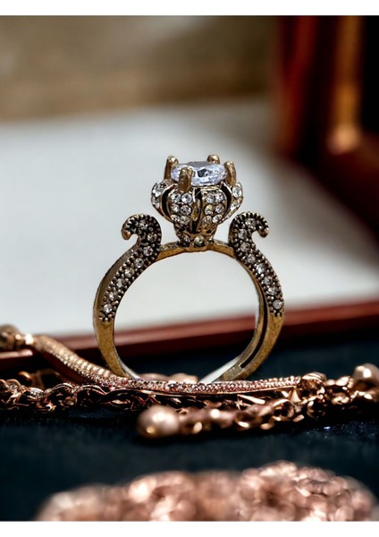 Zirkon Taşlı Elmas Montür Yüzük