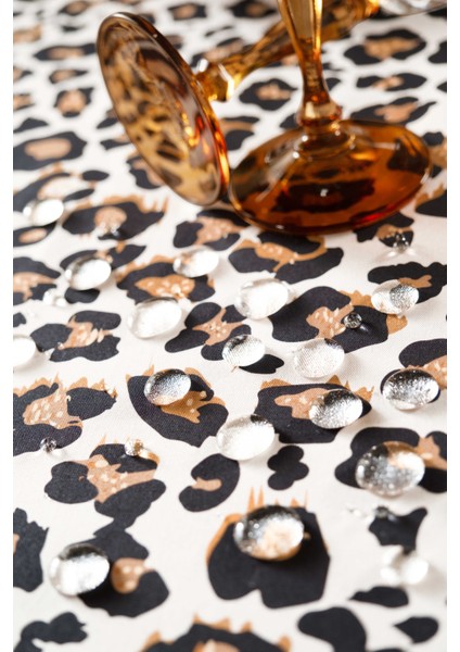 Pamuklu, Leopar Desenli Sıvı Geçirmez, Leke Tutmaz Özel Kumaş Masa Örtüsü 145 x 225 modelleri