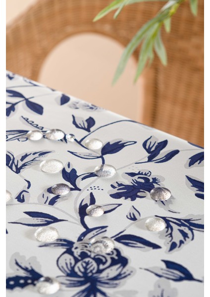 Mavi Çiçek Desenli, Sıvı Geçirmez,leke Tutmaz,özel Kumaş Tasarımlı Masa Örtüsü 145 x 225 modelleri