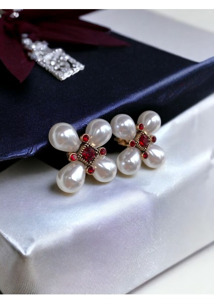 Kristal Taşlı Dörtlü Çapraz Inci Tasarım Küpe modelleri