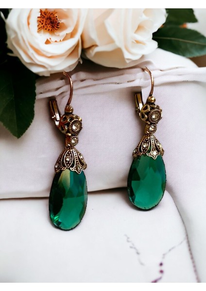 Kristal Taşlı Büyük Kedi Gözü Küpe fiyatları