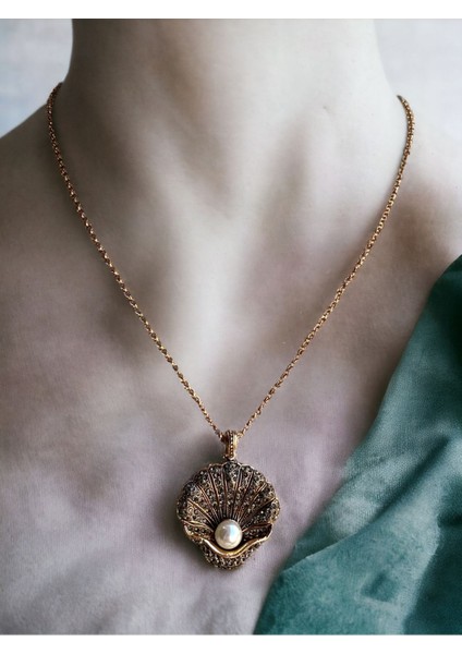 Deniz Kabuğu Figür Kolye