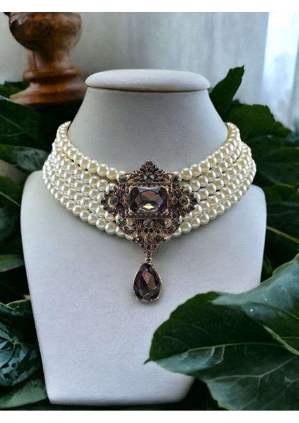 Baget ve Su Damlası Taşlı Inci Choker Kolye