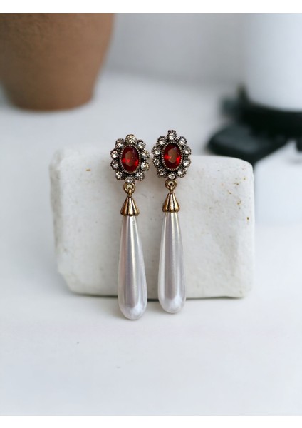 Yaprak Figürlü Su Damlası Inci Küpe