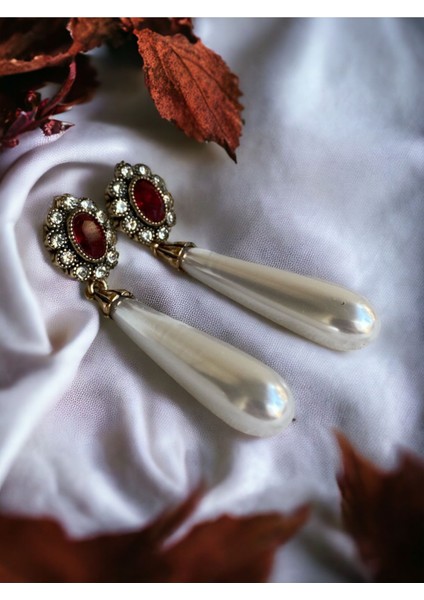 Yaprak Figürlü Su Damlası Inci Küpe fiyatları