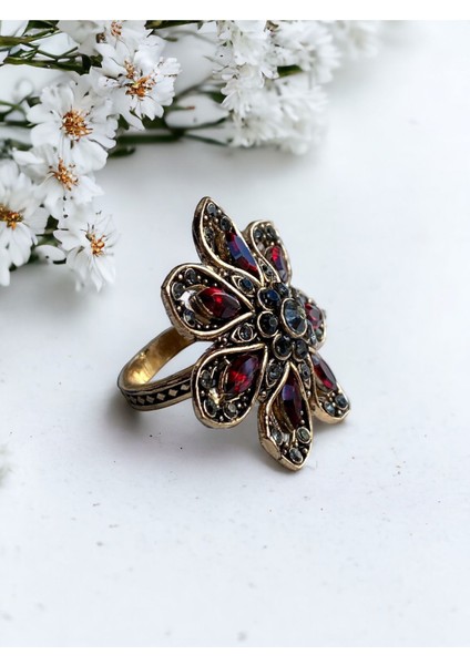 Elmas Montür Çiçek Desenli Yüzük