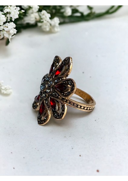 Elmas Montür Çiçek Desenli Yüzük modelleri