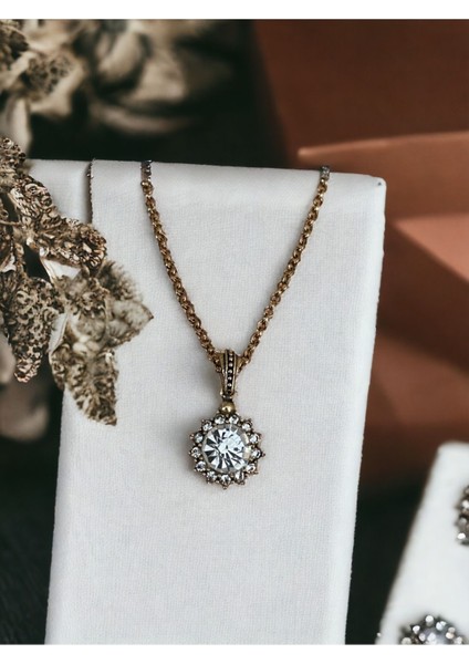 Kristal Taşlı Güneş Figür Kolye ve Küpe Seti fiyatları