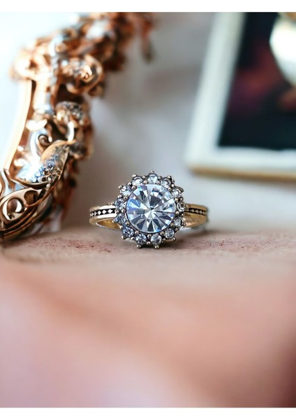 Kristal Taşlı Güneş Figür Yüzük fiyatları