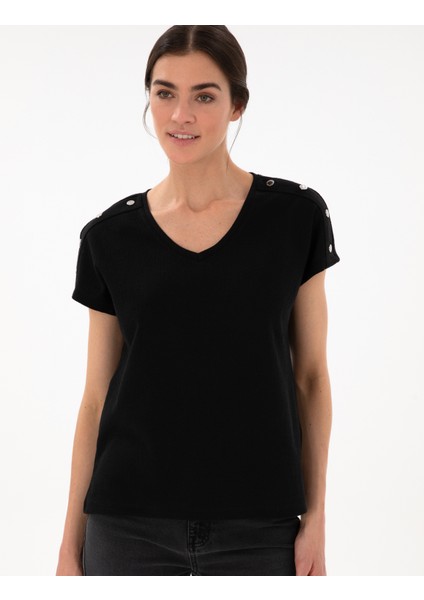 Kadın Siyah Regular Fit Tişört 50301452-VR046