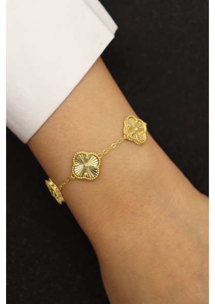 925 Ayar Gümüş Altın Yaldızlı Lazer İşlemeli Alhambra 5'li Yonca Bileklik fiyatları