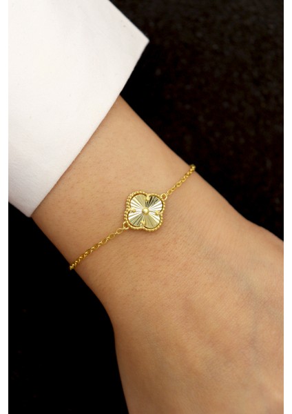 925 Ayar Gümüş Altın Yaldızlı Lazer İşlemeli Alhambra Yonca Bileklik fiyatları