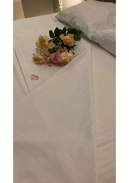 Otel Tipi 10 Adet Nevresim Takımı, Çift Kişilik Çizgili Saten – %100 Pamuk 200X220 fırsatları