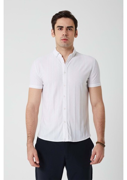 Erkek Desenli Beyaz Kısa Kol Gömlek