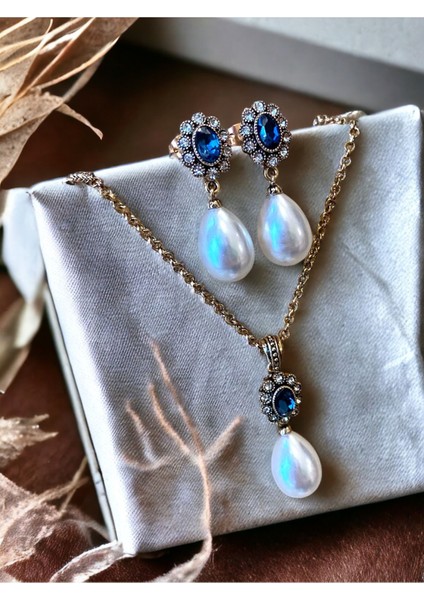 Safir Mavi Oval Kristal Taşlı Mayorka İnci Kolye ve Mayorka İnci Küpe Seti fiyatları