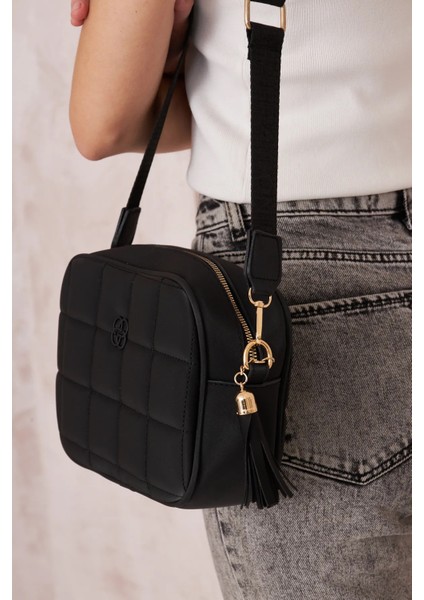 Kadın Siyah Kalın Askılı Kapitone Omuz Çantası fiyatları