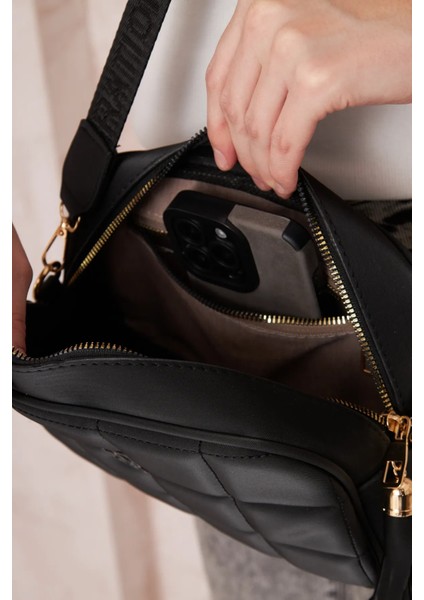 Kadın Siyah Kalın Askılı Kapitone Omuz Çantası modelleri