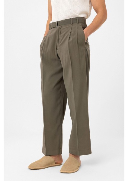 Haki Modal Kumaş Relax Fit Kemerli Erkek Pantolon