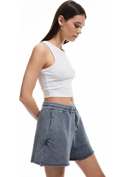 Kesik Paça Pamuklu Yıkamalı Beli Lastikli Mini Şort