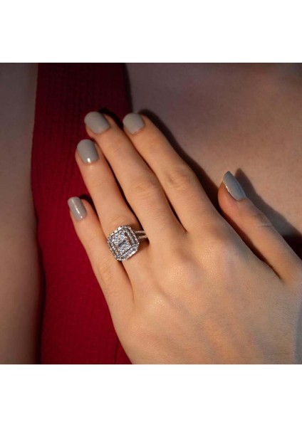 1.02 Karat Baget Pırlanta Love Yüzük fırsatları
