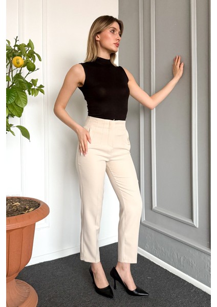 Kadın Pensli Havuç Paça Kumaş Pantolon 1818