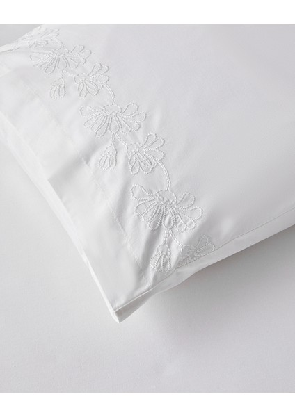 Pure Essence Nakışlı Pamuk Çift Kişilik Nevresim Takımı 200X220 cm Beyaz fırsatları