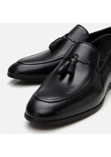 02AYH303410A100 ERKEK Deri Siyah Püskül Detaylı Loafer