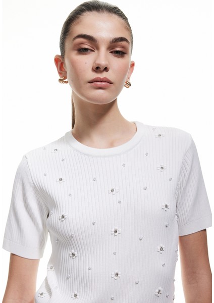 Bisiklet Yaka Kısa Kollu Çiçekli Taşlı Triko Kazak