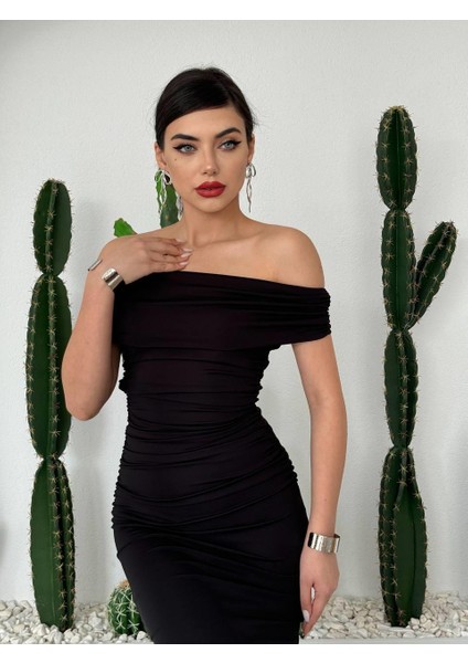 Uzun Sandy Madonna Yaka Elbise indirimleri