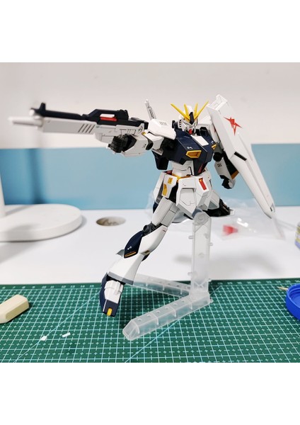 Gundam Model Mg Monte Model Güçlü Saldırı Yenidoğan Ücretsiz Unicorn Model Oyuncaklar 15-25CM (Yurt Dışından)