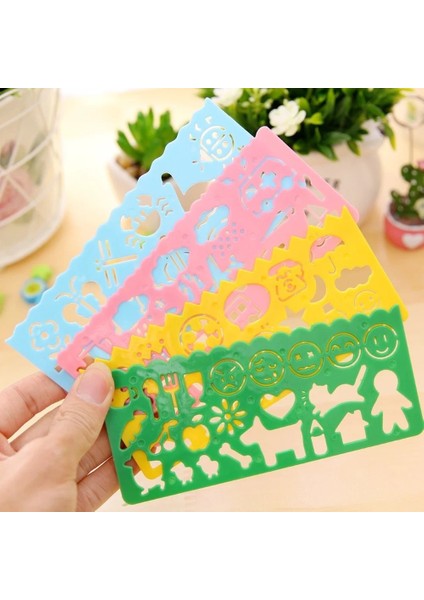 Rastgele 4 Adet Çocuklar Çizim Oyuncaklar Çizim Şablon Kurulu Plastik Cetvel Sanat Zanaat Öğretici Oyuncaklar Eğitici Oyuncaklar Çocuk Hediyeler Için (Yurt Dışından) fiyatları