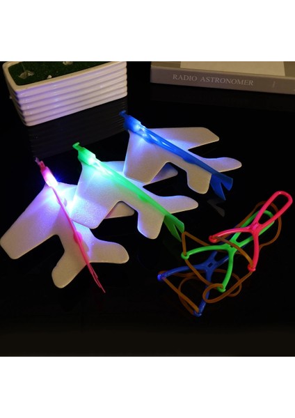 A-Rastgele Renk 1/3 Adet LED Işıklı Sapan Uçak Mancınık Uçak Çocuklar Uçan Oyuncak LED Işık Oyuncaklar Parti Eğlenceli Hediye Lastik Bant Mancınık Düzlem (Yurt Dışından)