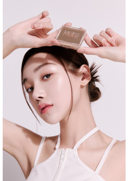 Mikro İnci Tanecikleriyle Yoğun Işıltı Sağlayan Highlighter CLIO Prism Highlighter (02 Fairy Pink)