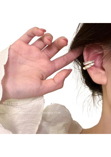 Kulak Klipsli Takılar ile Delinmiş Kulak Yok (Yurt Dışından)