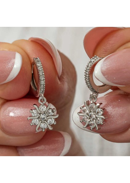 Gümüş Sallantılı Güneş Kadın Küpe CSR2185709