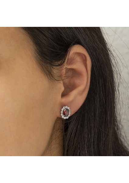 Gümüş Kırmızı Çiçek Desenli J Kadın Küpe CSR2183053 fiyatları