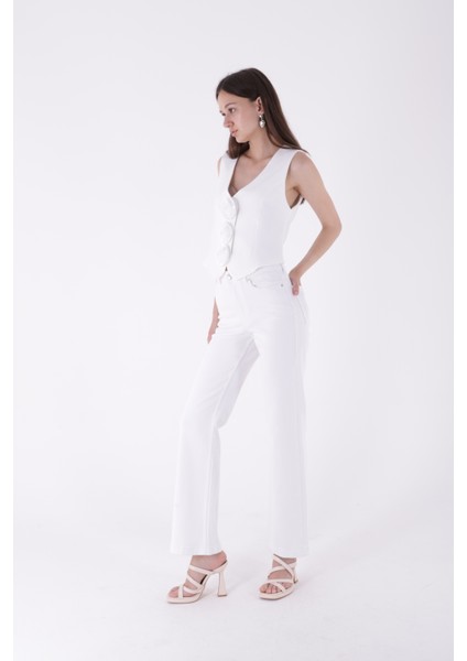Yüksek Belli ve Cepli Astarsız Boru Paçalı Relaxed Kadın Kot Pantolon Beyaz Denim Dört Mevsim indirimleri
