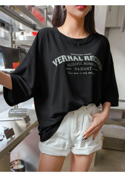 Kadın / Kız Siyah Vernal Record Baskılı Oversize T-Shirt fiyatları