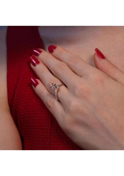 E Renk Toplam 0.32 Karat Pırlanta Kolu Taşlı Tektaş Yüzük modelleri