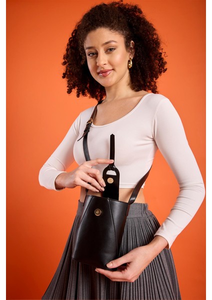 Bakü Ayarlanabilir Omuz Askılı Mıknatıs Kapamalı Telefonluk Kadın Omuz Çantası fiyatları