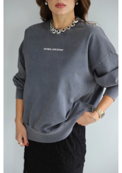 Antrasit Yıkamalı Sırt Taş Detay Oversize Sweat fırsatları