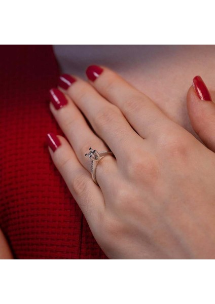 E Renk Toplam 0.37 Karat Pırlanta Kolu Taşlı Tektaş Yüzük modelleri