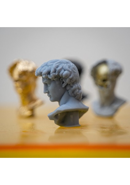 Kafatası Görünen Yunan Sanatçı Figürü - 15 cm