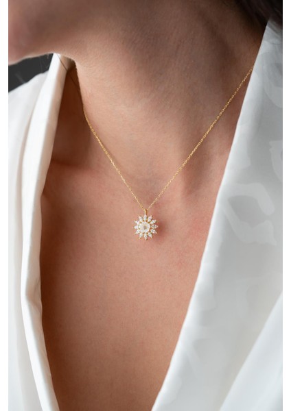 925 Ayar Gümüş Gold Kaplama Mekik Taşlı Manolya Çiçeği Kolye fırsatları