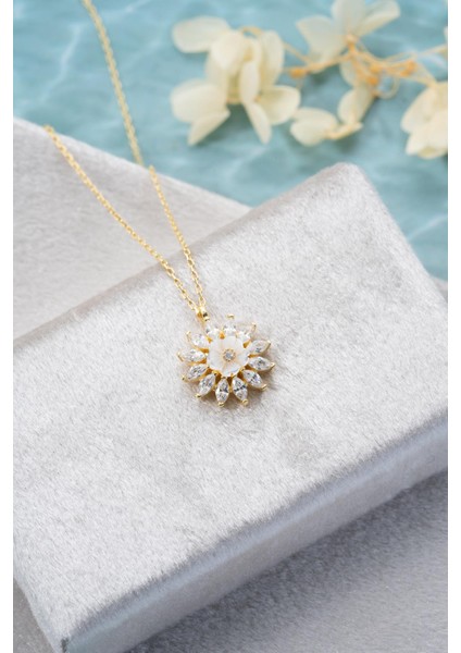 925 Ayar Gümüş Gold Kaplama Mekik Taşlı Manolya Çiçeği Kolye indirimleri