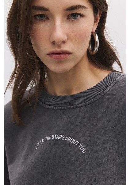 Baskılı Taş Işlemeli Sweatshirt