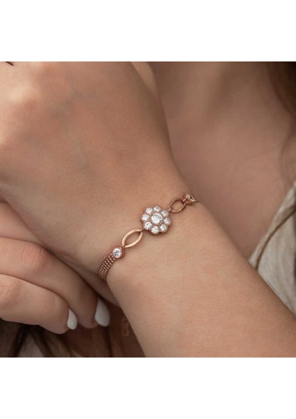 Gümüş Rose Çiçek Modelli Bileklik CSR2183044