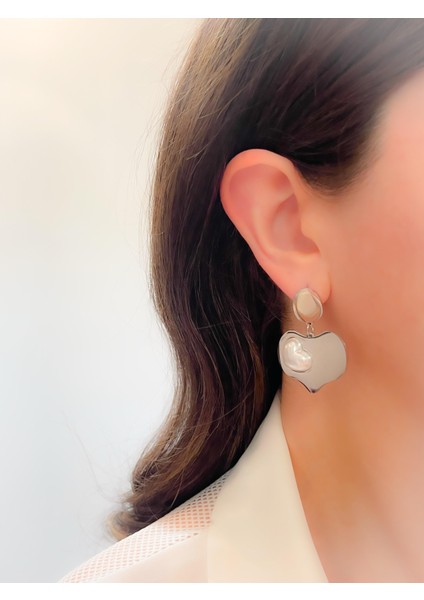 Çelik Küpe İnci Detaylı Plaka Kalp Küpe